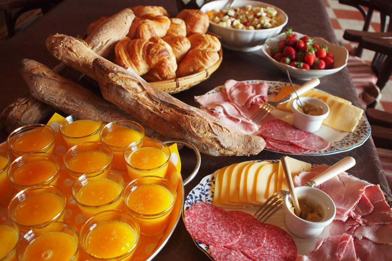 Bed and Breakfast Le Couvent De Neuviale Parisot  Экстерьер фото